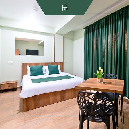 Hotel Serenity Тбилиси Екстериор снимка