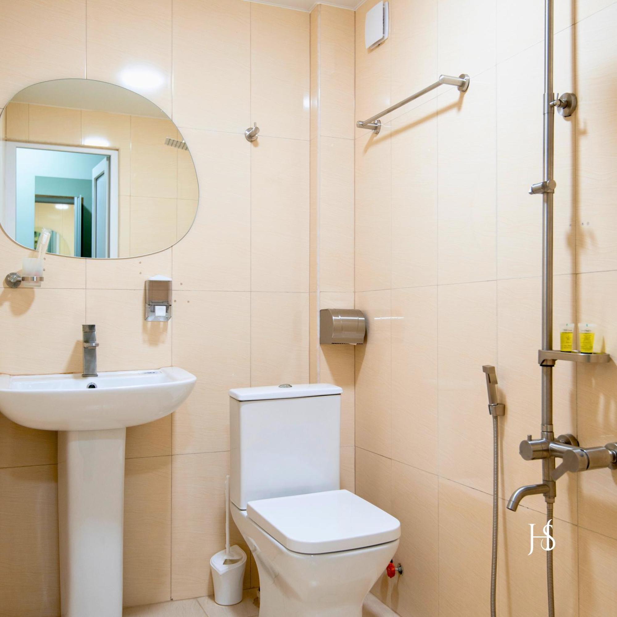 Hotel Serenity Тбилиси Екстериор снимка