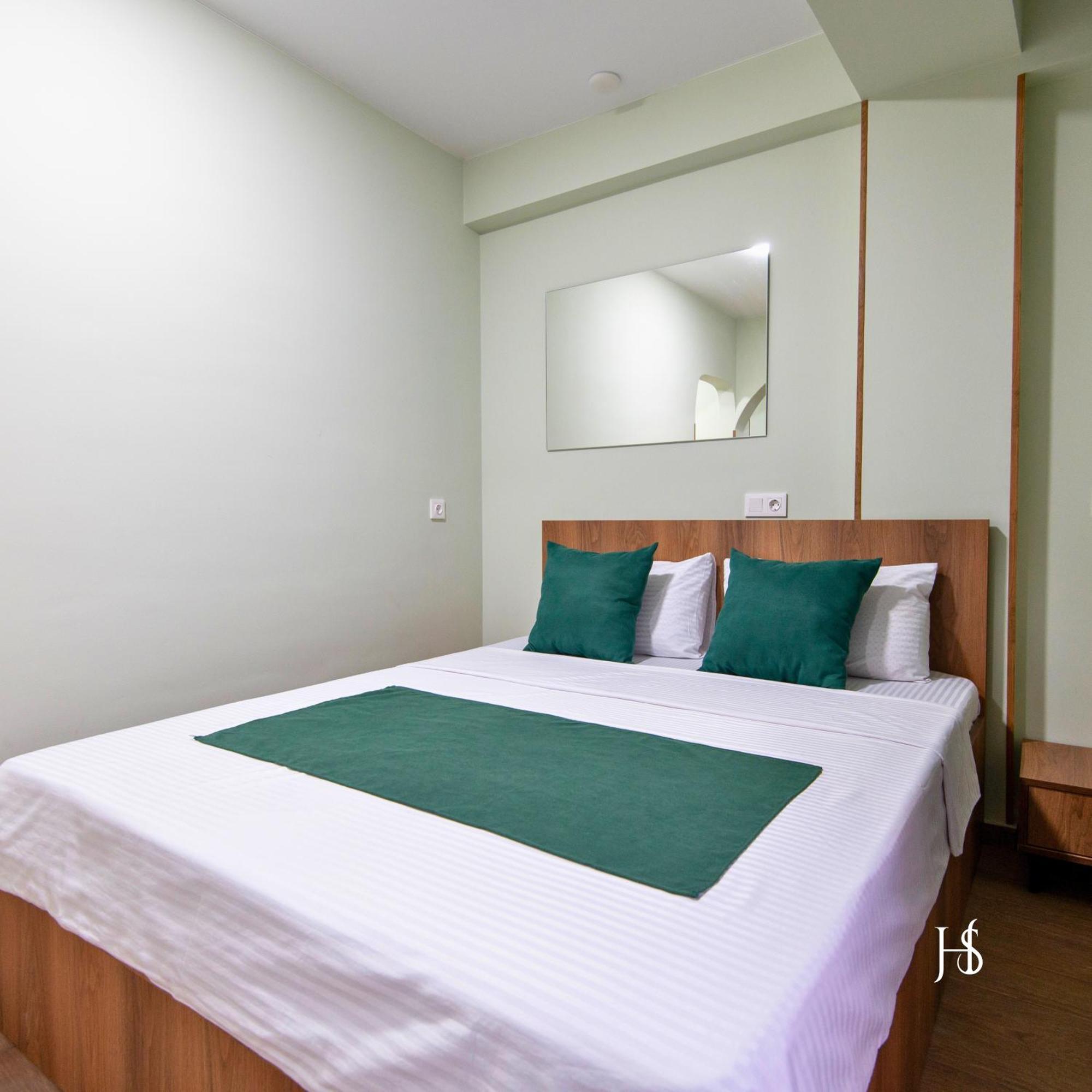 Hotel Serenity Тбилиси Екстериор снимка